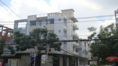 Dân bất an vì đèn đường tắt ngúm
